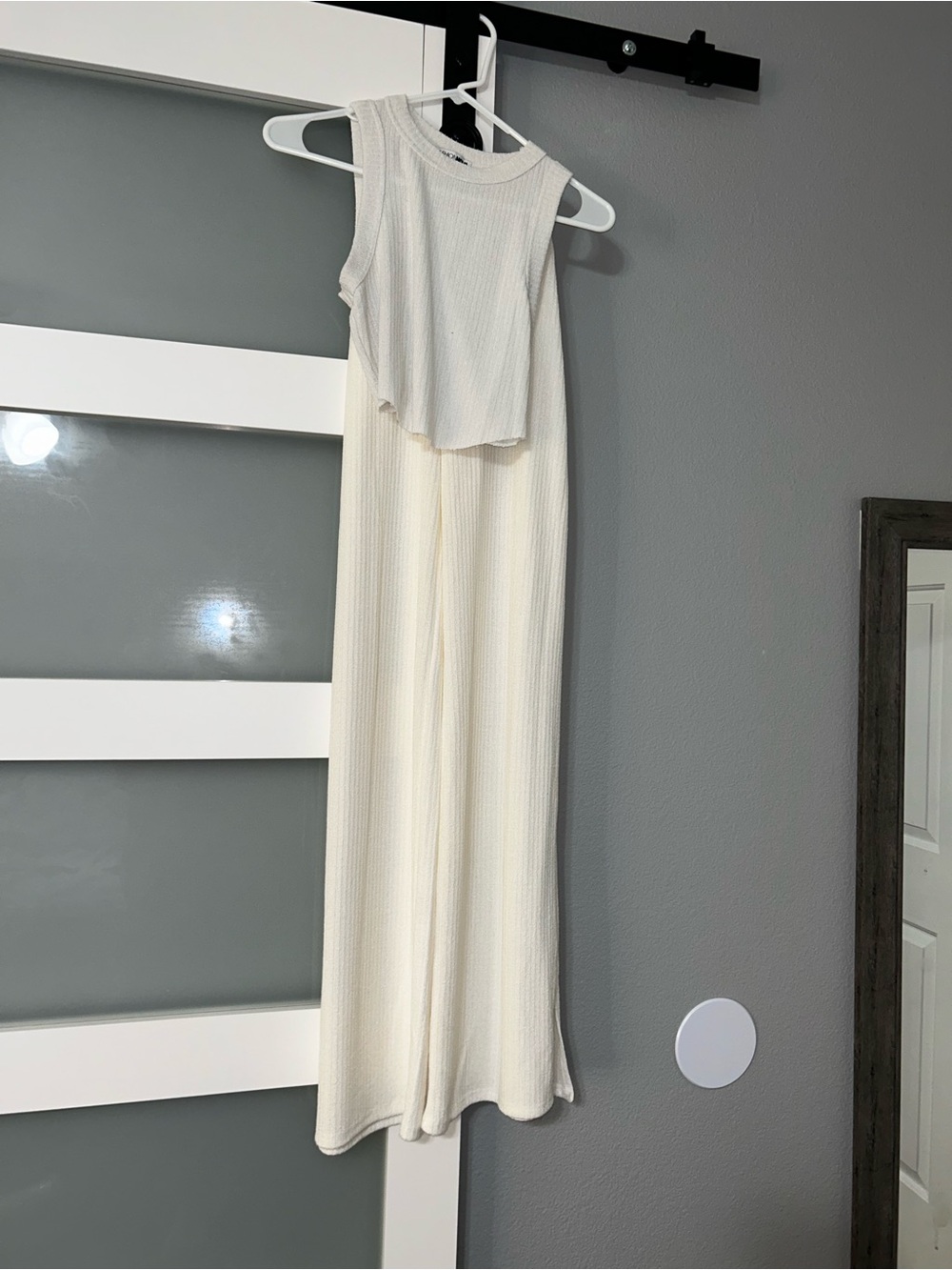 Sleeveless Cream Set - Elegant Ribbed Knit
